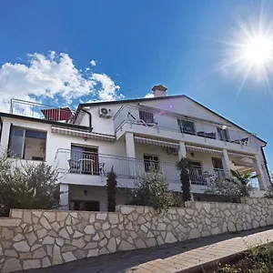  Apartment Nena